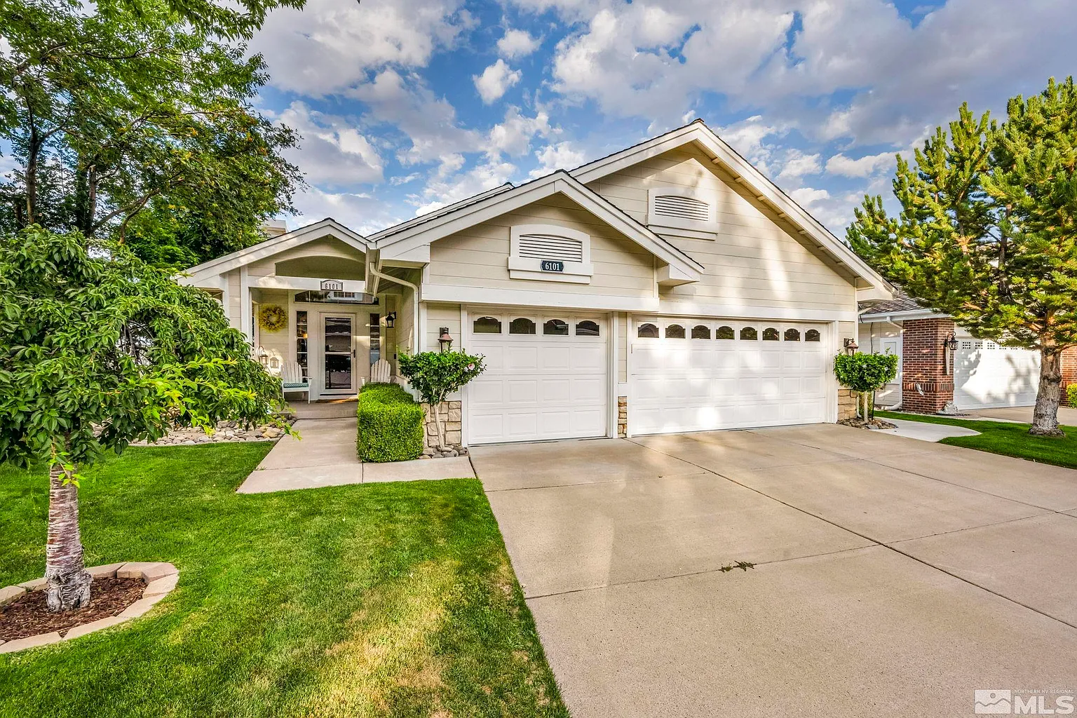 6101 Carriage House Way photo 1