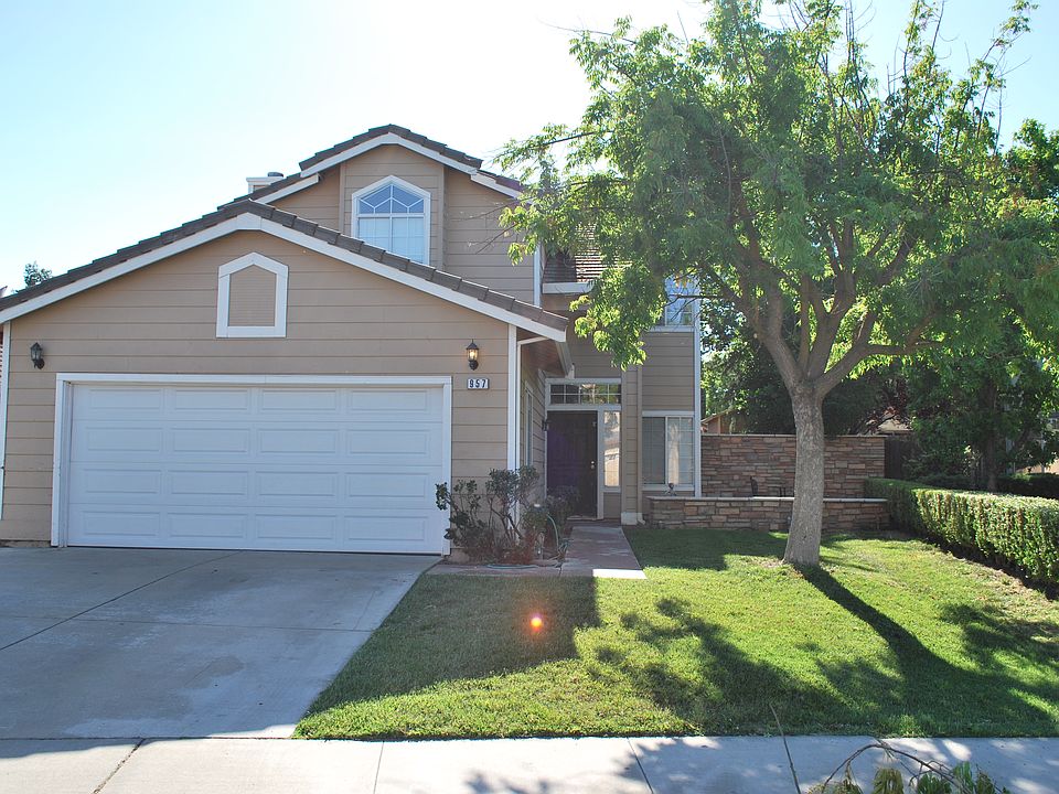 1st image of 957 Arlington Cir