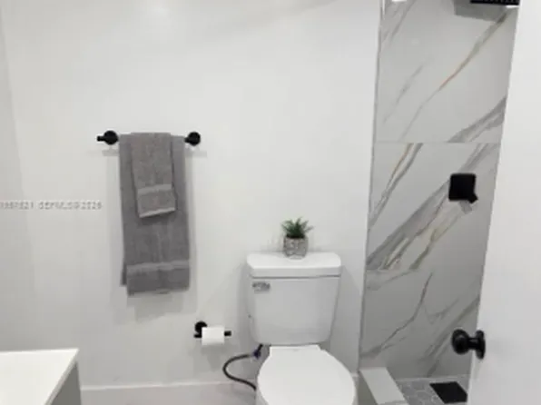 7085 W Sunrise Blvd, Fort Lauderdale, FL 33313