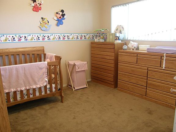 2nd Bedroom/Baby Room