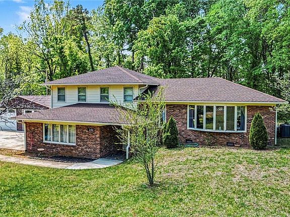 3rd image of 286 Kennen Krest Rd