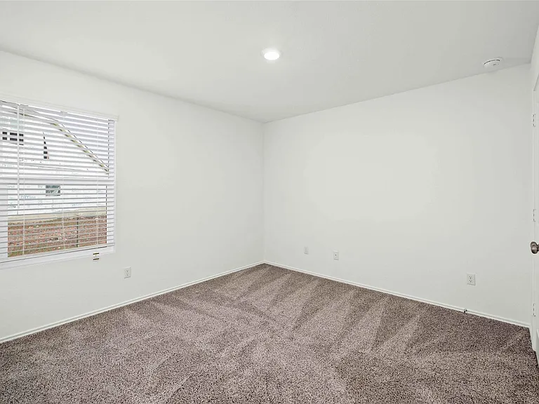 416 Escondido Cir — Photo 22