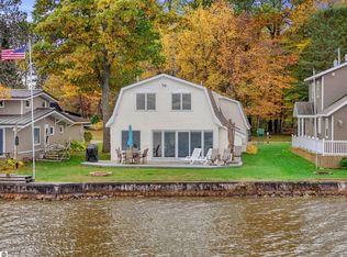 140 Forest Lawn Dr, Cadillac, MI 49601