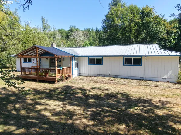 60031 Fairview Rd, Coquille, OR 97423