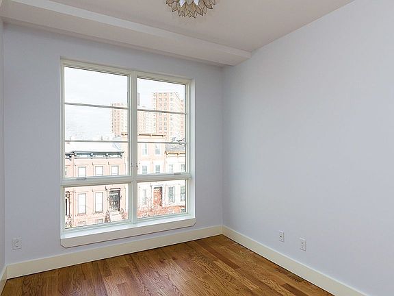 5th image of 868 Lafayette Ave APT 4A