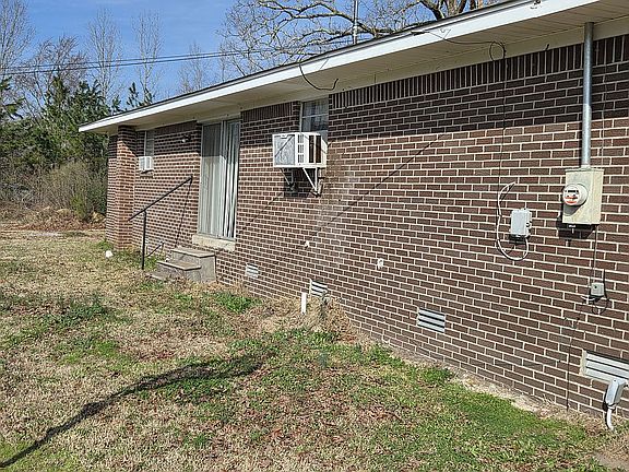 2nd image of 664 Martin Ln