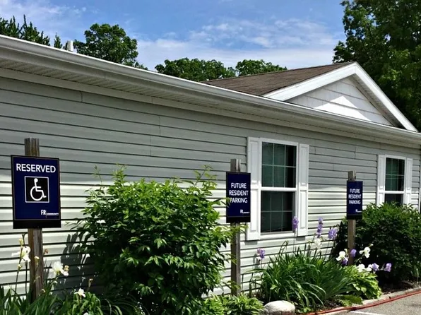 425 E Edgewater Dr #72, Syracuse, IN 46567