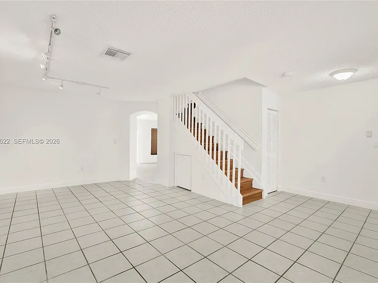 16301 SW 100th Ter — Photo 8