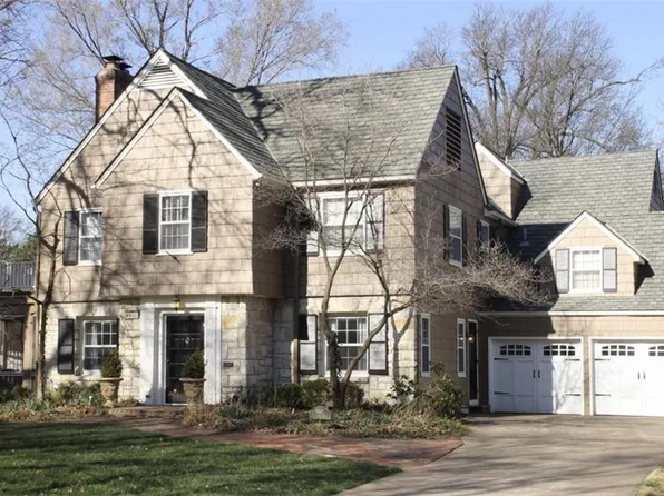 6442 Sagamore Rd, Mission Hills, KS 66208