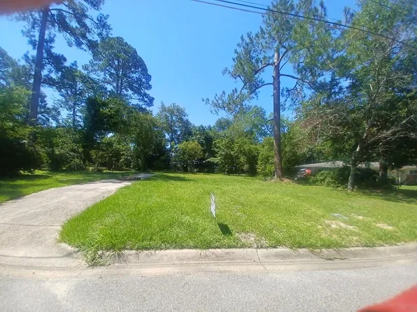 1111 Cynthia Dr, Dothan, AL 36301