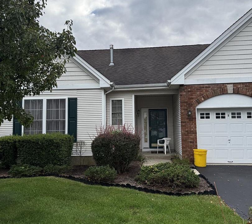 1st image of 5 Goldfinch Dr