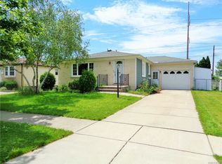 26 Lou Ann Dr, Depew, NY 14043