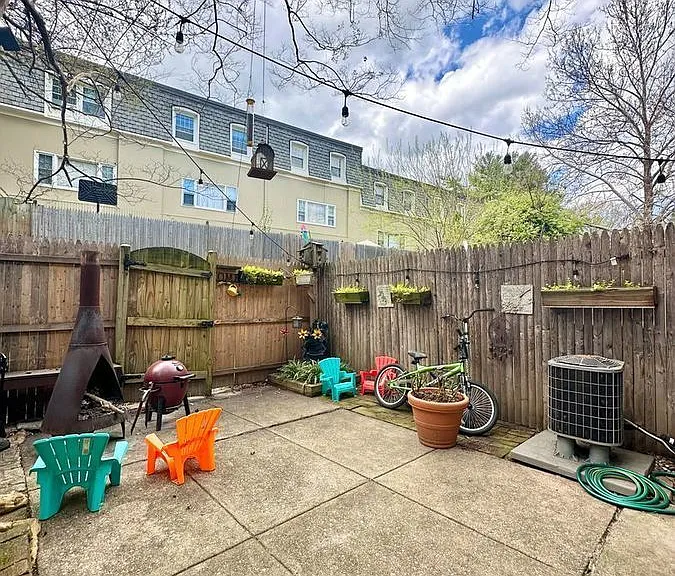 8131 Kingsway Ct — Photo 27