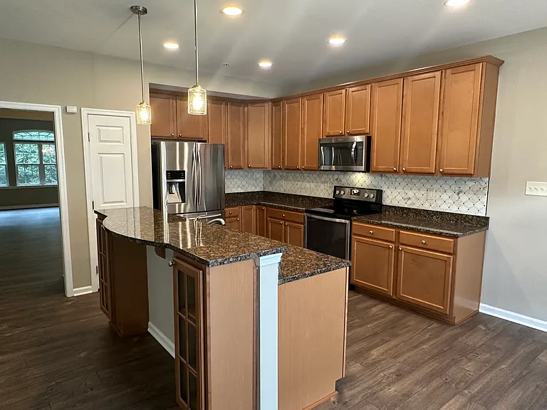 7512 Stoney Run Dr #B — Photo 4