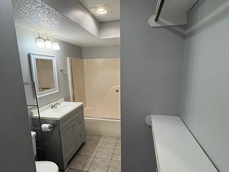 203 S Baggett St — Photo 7