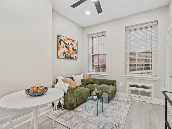 218 4th St SE #Id1045686p, Washington, DC 20003