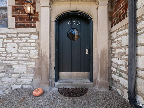 5th image of 630 Westwood Dr APT 2S