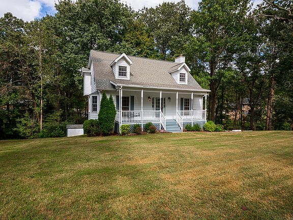 4th image of 81 Chantilly Ln