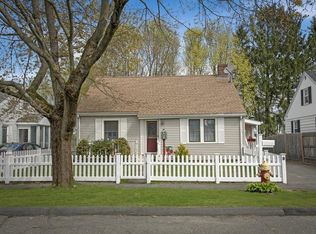 8 Roland Rd, Peabody, MA 01960