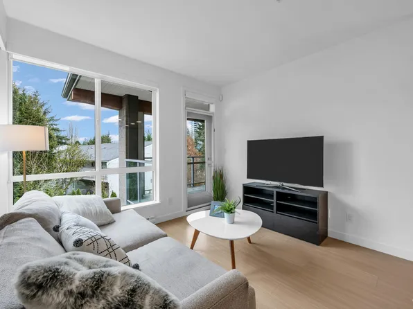 5460 Broadway #318, Burnaby, BC V5B 0B4