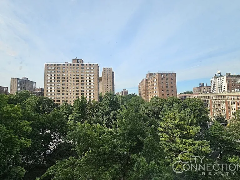 392 Central Park W #7F — Photo 1