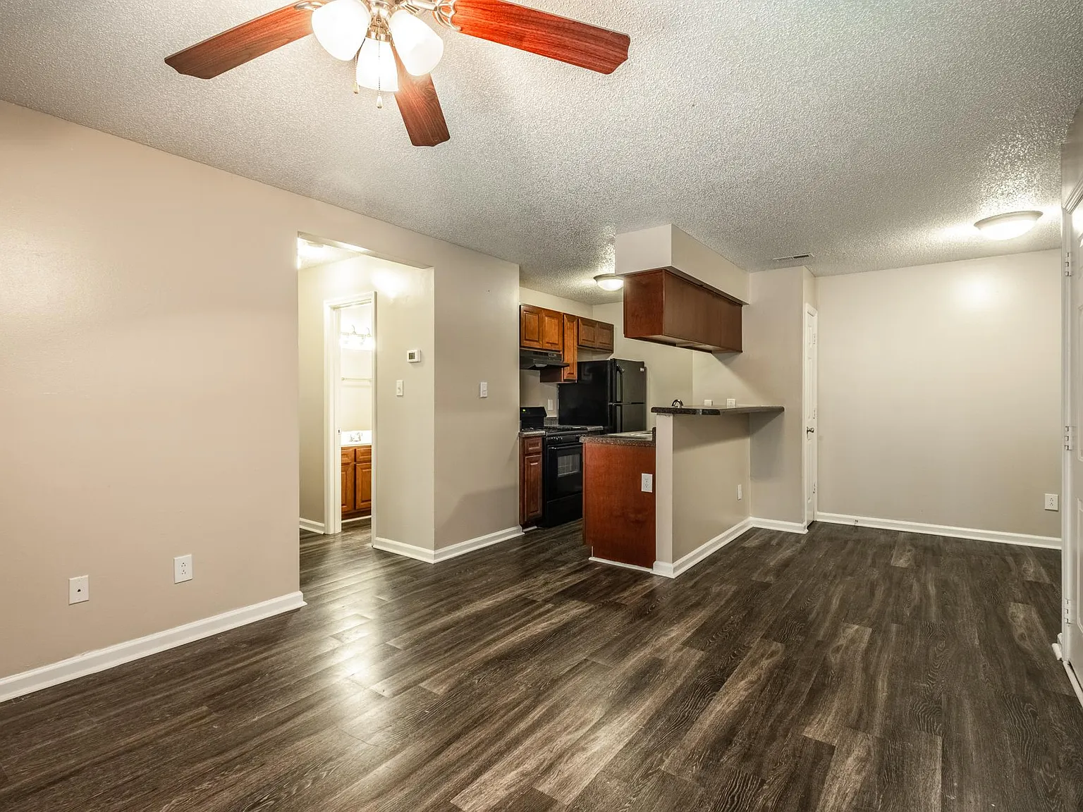 Hunters Landing Apartments — Photo 2