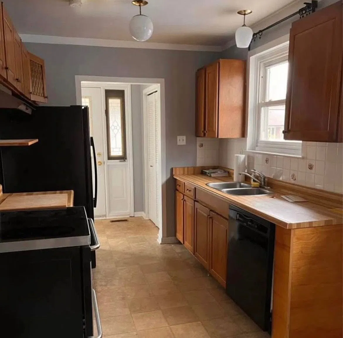 3 bed, $2,700 — Photo 2