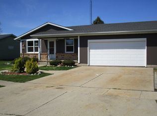 1202 8th St, Harvard, IL 60033