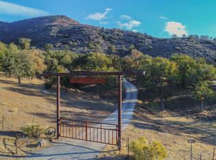 18301 Pellisier Rd, Tehachapi, CA 93561