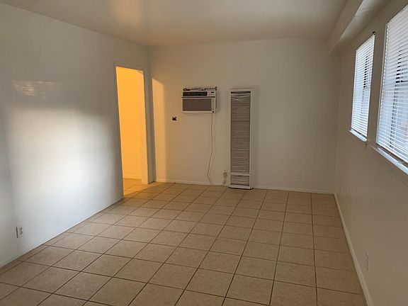 2nd image of 2403 Driscoll St #1/2