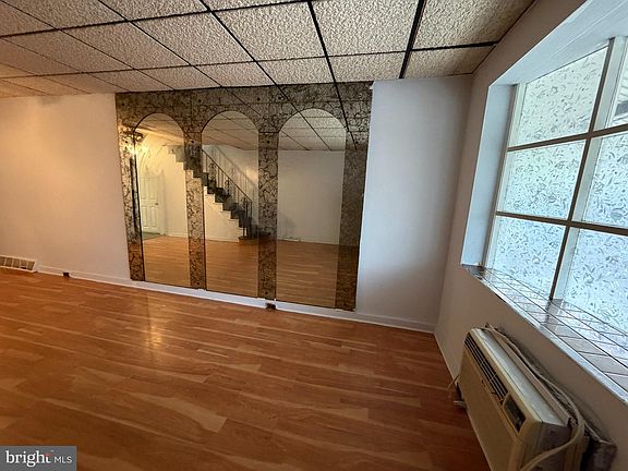 3rd image of 2532 S Mildred St