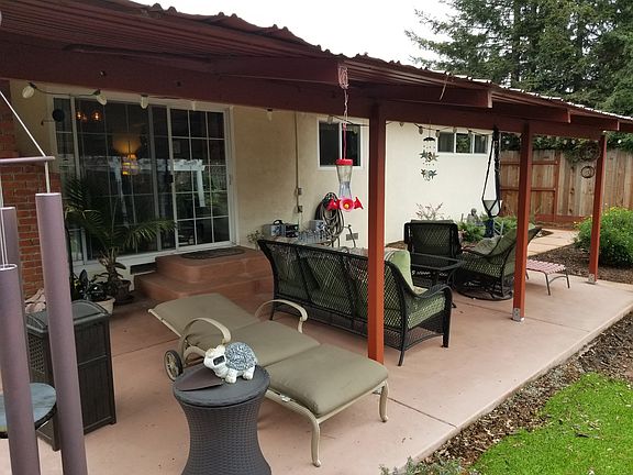 5th image of 136 Arlington Dr