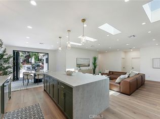 2171 W 26th Pl, Los Angeles, CA 90018