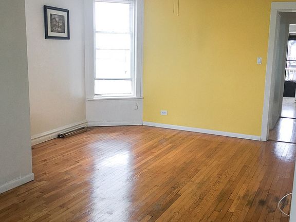 5th image of 862 N Marshfield Ave #1F