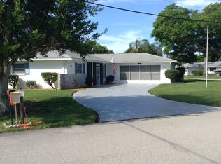 352 Pine Tree Rd, Venice, FL 34293