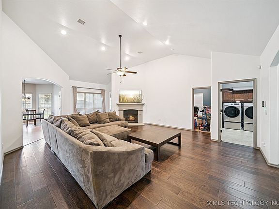 2nd image of 13520 S Poplar Ct