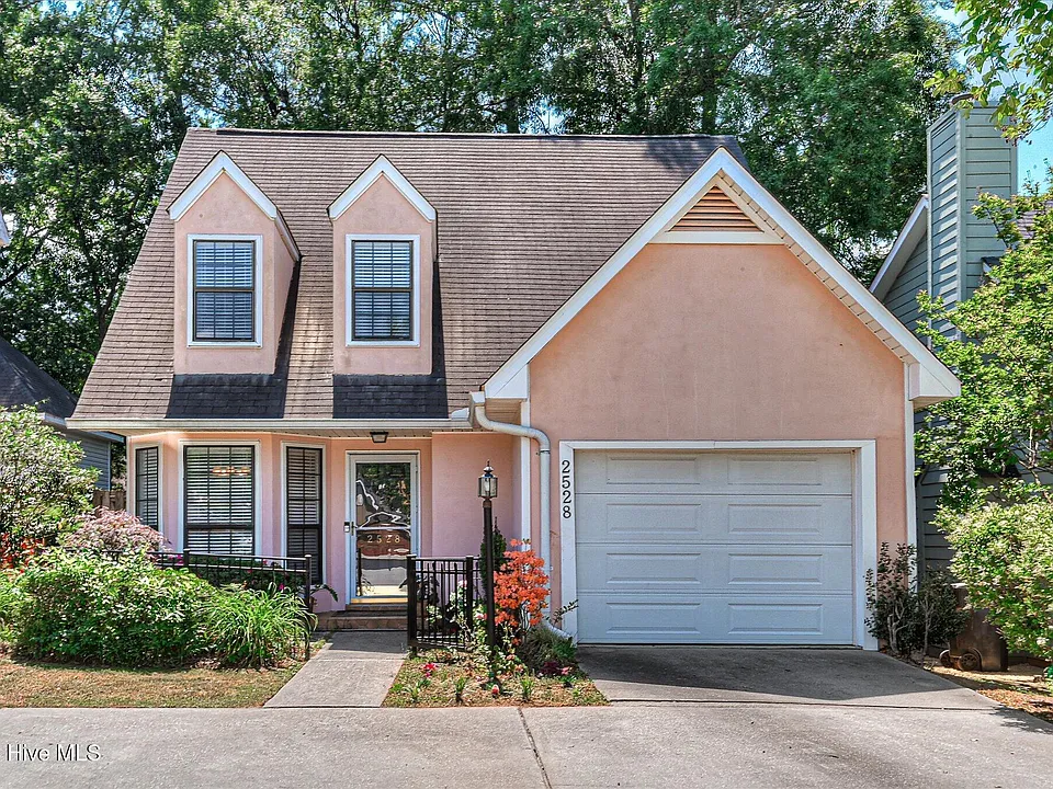 2528 Commons Trce