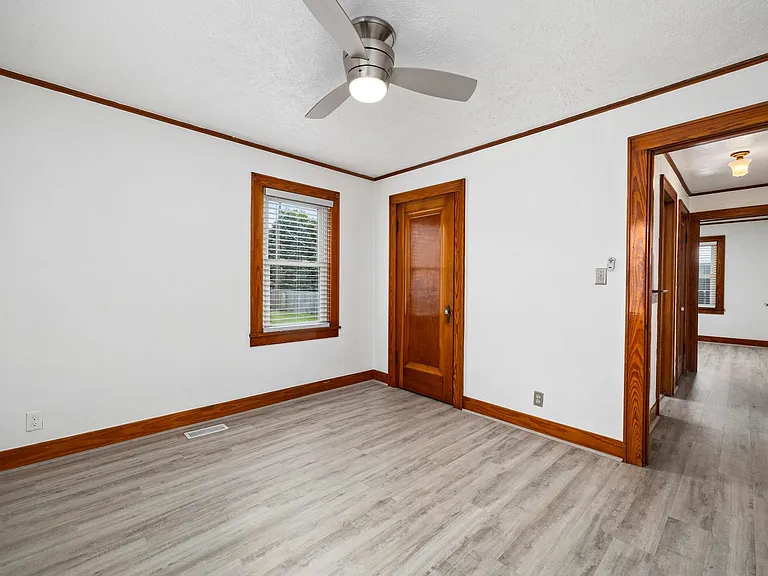 224 N Illinois Ave — Photo 27