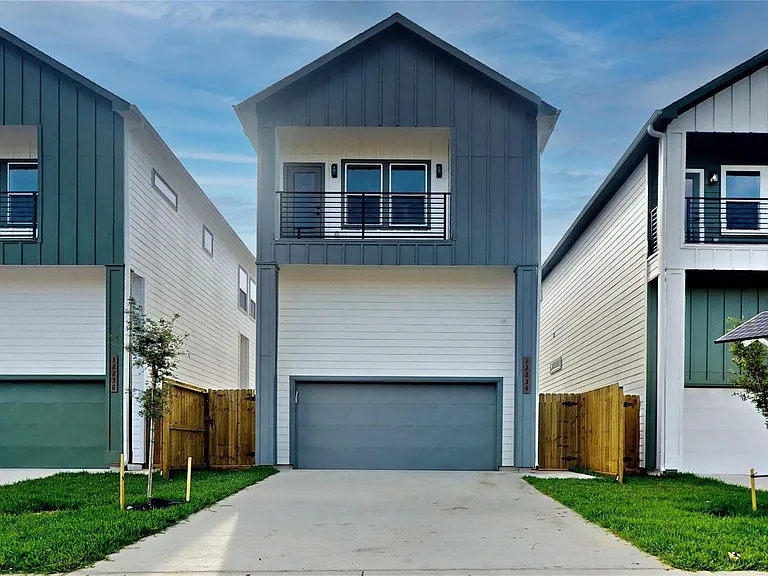 12260 Kirkgard — Photo 2