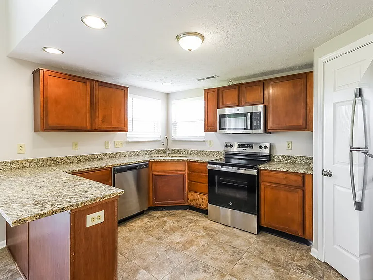 7051 N Laredo Dr — Photo 7