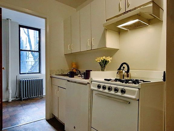 2nd image of 102 Saint Marks Pl #2