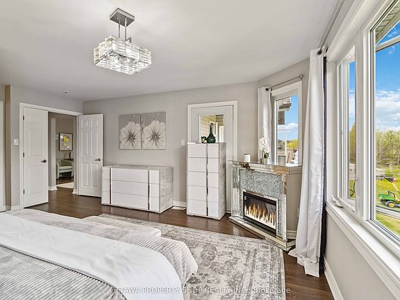 5th image of 863 Oceane St