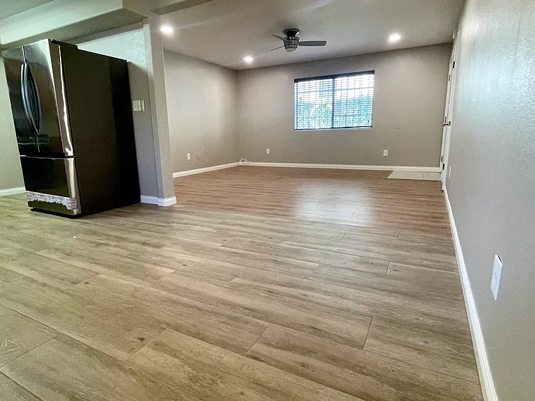 3035 S Palm Grove Ave #3035 — Photo 2