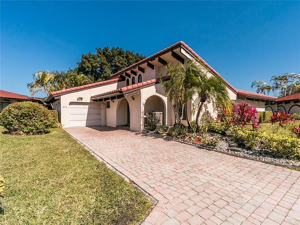 1st image of 8124 Pine Cir