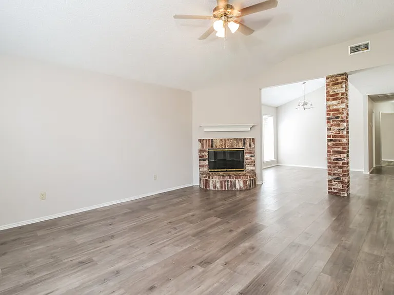 7900 Flowertree Ct — Photo 5
