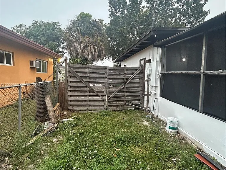 1080 NW 121st St — Photo 34
