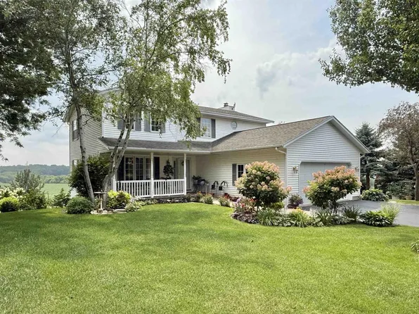 7504 East State Road 67, Clinton, WI 53525