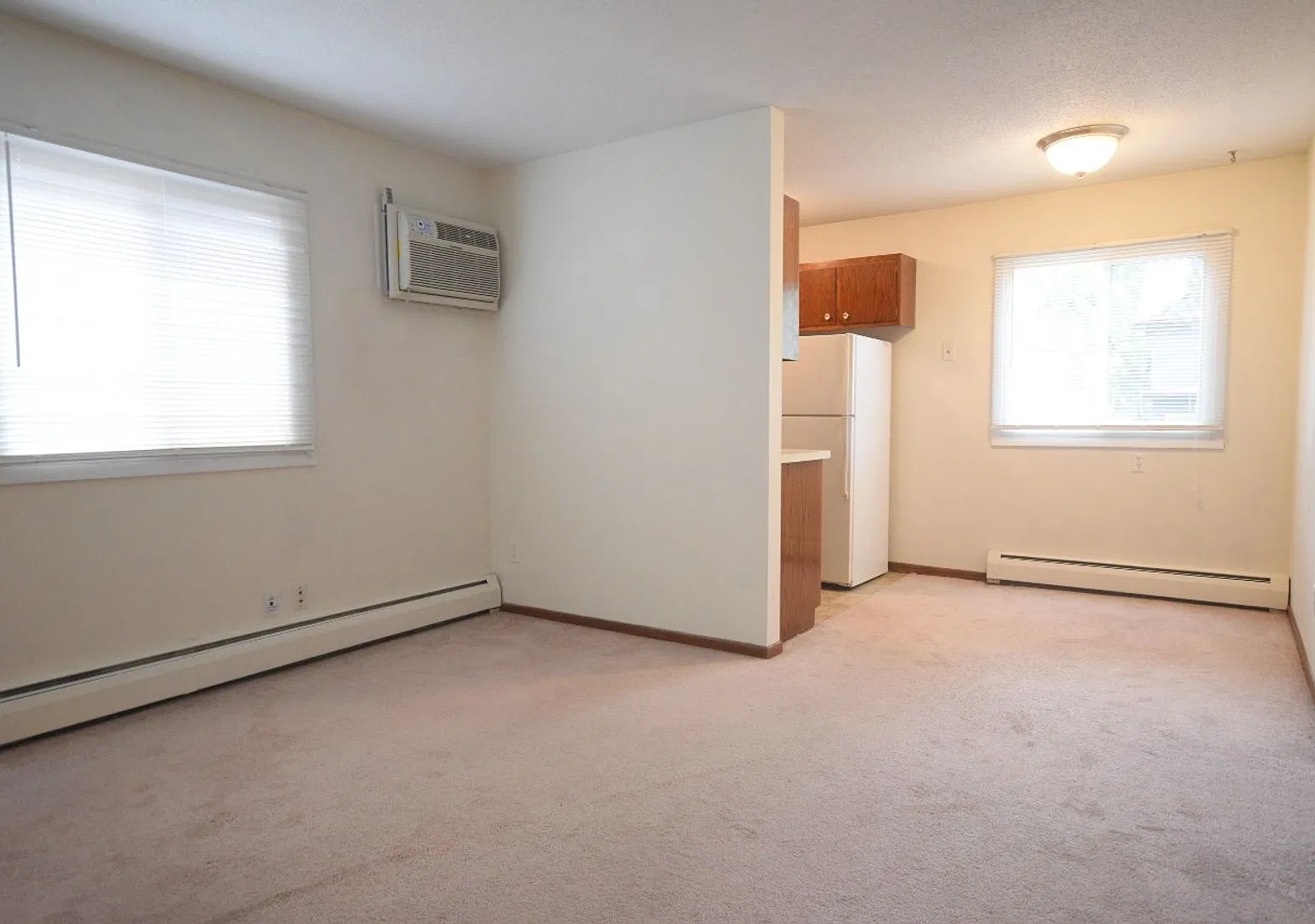 2641 Garfield Ave S — Photo 2