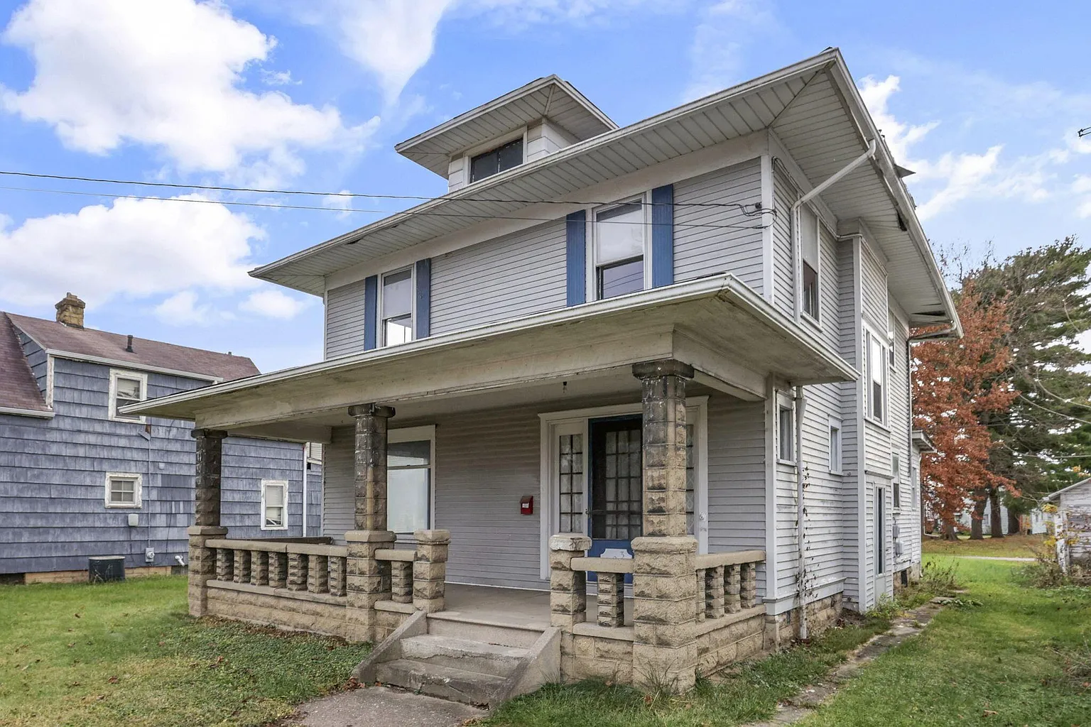 623 W Main St photo 1