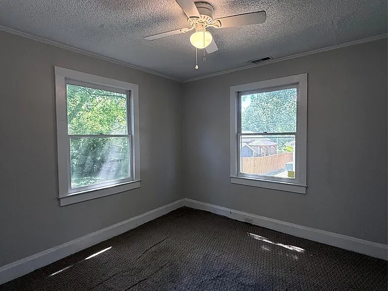 909 E Harrison Ave — Photo 5